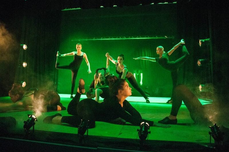 Other image for Electrifying show from panto stars